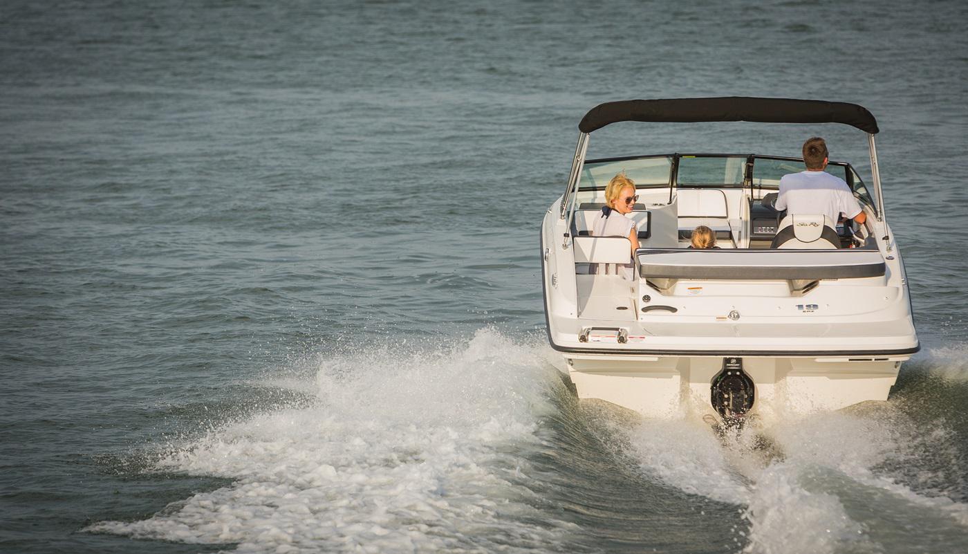 Sea Ray Bowriders in Quartermaster Marine