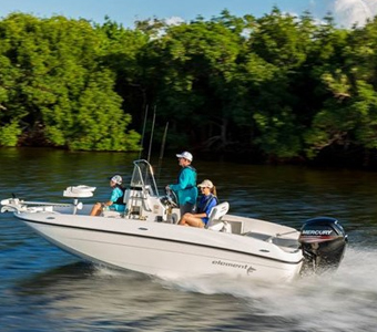 Bayliner in Quartermaster Marine